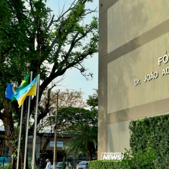 Homem é condenado por estupro após obrigar mulher a ficar nua durante assalto