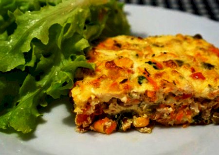 Receita de ‘Omeletão de Forno’ é versátil e serve para qualquer refeição