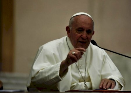 Papa autoriza mais funções para mulheres na igreja
