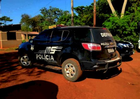 Vítima de quadrilha encontra máquina desmanchada em local de operação (Aldeia Jaguapiru)