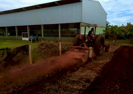 EE Olívia Paula revitaliza horta no distrito de Piraporã