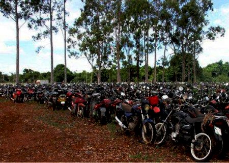 Detran-MS leiloa mais 98 lotes de veículos para circulação e desmontagem
