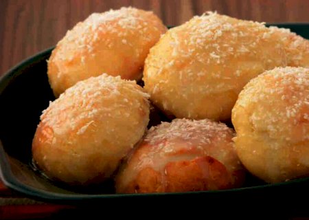 Pãozinho de leite condensado com coco supermacio e prático de fazer