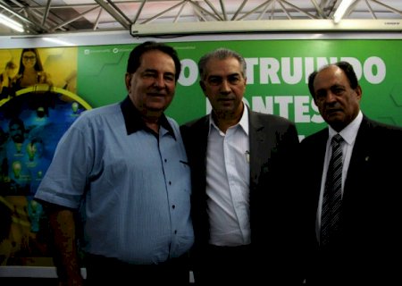 Zé Teixeira e Reinaldo Azambuja se comprometem com Pacco a reativar a iluminação na MS-156