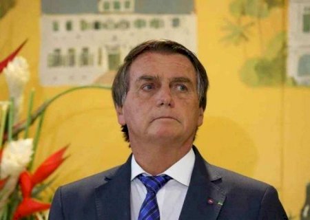 Bolsonaro fala em ditadura e anuncia que nos próximos dias 'algo vai nos salvar' (Vídeo)