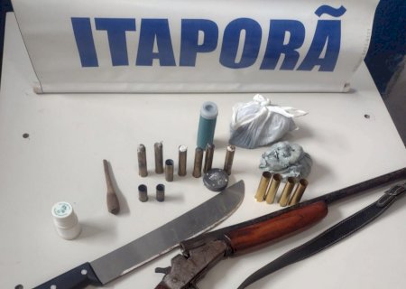 Pai recusa ajuda e agride filhos em Itaporã, no local a polícia apreende arma e munições