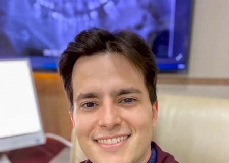Dentista explica mitos e verdades em relação aos implantes dentários