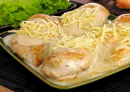 Peito de frango com requeijão pronto em 30 min para o jantar