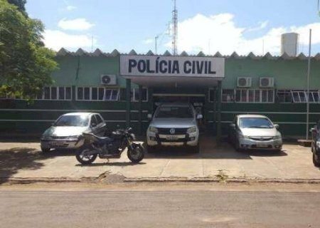 Caminhoneiro &eacute; feito ref&eacute;m em canavial e tem carreta roubada por quadrilha