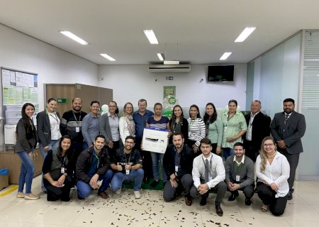 Sicredi Centro-Sul MS entrega prêmios do 1º sorteio da promoção para associados e poupadores