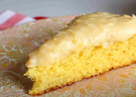 Bolo de milho com calda de coco pronto em 30 minutos