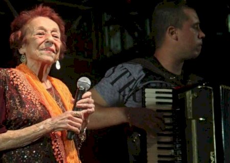 Delinha, a Dama do Rasqueado, morre aos 85 anos em Campo Grande