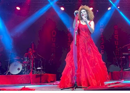 Vanessa da Mata nem imaginava, mas usou ‘vermelho do amor’ em Bonito e ganhou coro de crianças