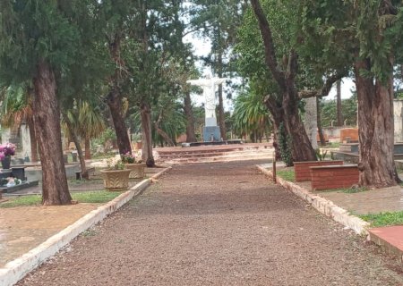 Itaporã: Cemitério Cristo Redentor recebe mutirão de limpeza