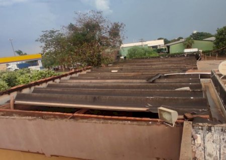 Destelhamentos e queda de árvore: Defesa Civil registrou 84 ocorrências após chuva em Maracaju