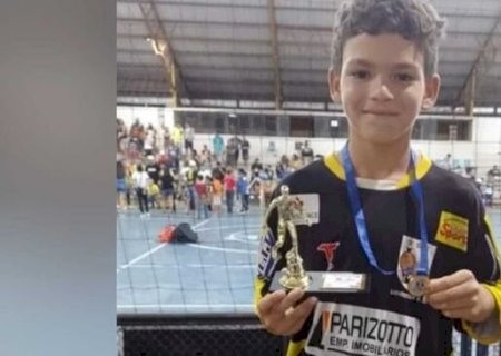 Família de Dourados vende rifa para ajudar filho de 9 anos a fazer teste no Fluminense