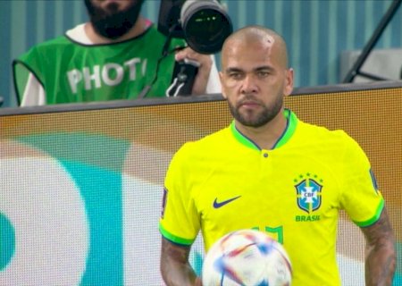Jogador Dani Alves é detido na Espanha