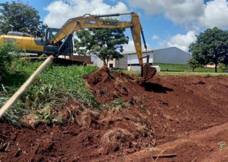 Prefeitura de Itaporã realiza obra para melhorar escoamento de águas na Grande COHAB