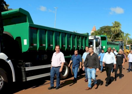 Pacco apresenta novos veículos e maquinários que renovaram frota da prefeitura de Itaporã