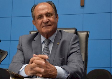 Zé Teixeira solicita estrutura para escolas de Iguatemi