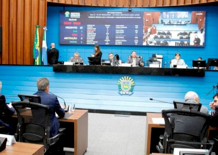 Deputados votam nesta terça-feira a redação final de três propostas