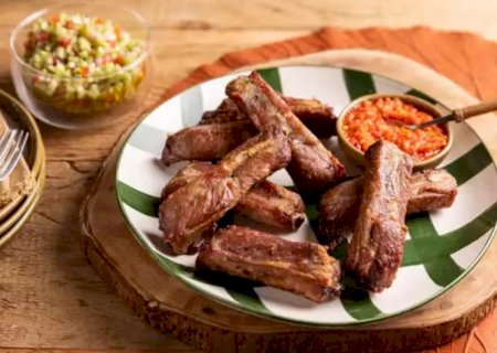 Prepare uma costelinha de porco na air fryer para toda a família