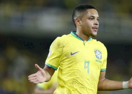 Barcelona corre com venda de Vitor Roque ao Palmeiras por fair play e para inscrever zagueiro