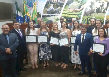 Câmara de Itaporã homenageia servidores da saúde de nossa cidade (Fotos)