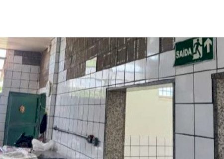 Zé Teixeira solicita reforma urgente de escola em Douradina