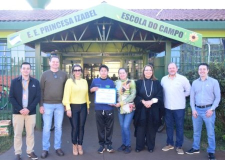 Escola Princesa Izabel recebe doação de 6 televisores através de parceria entre Rotary Club e empresas locais (Fotos)