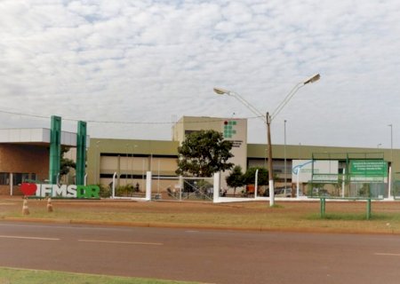 IFMS abre vaga para professor substituto em Dourados e salário pode chegar a R$ 9 mil
