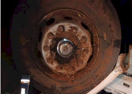 Vídeo - Morador de Itaporã fica ferido em grave acidente com caminhão