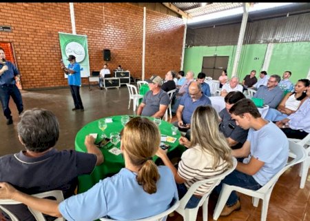 Encontro da suinocultura reúne produtores e autoridades em Bandeirantes