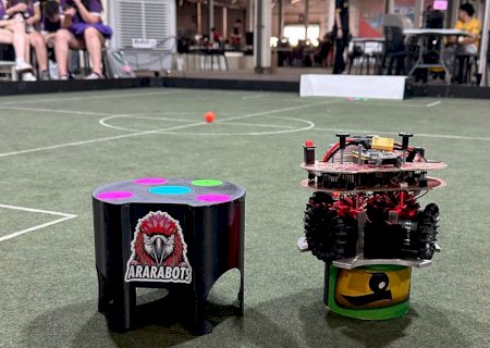Robôs que jogam futebol: equipe abre laboratório ao público