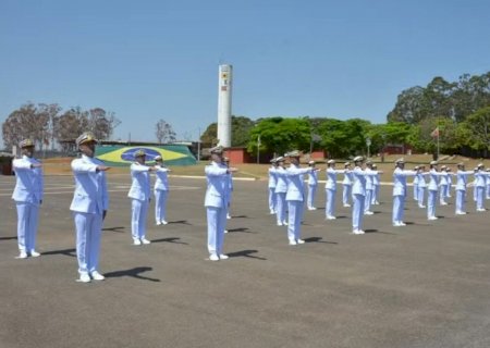 Marinha oferece 17 vagas para oficiais com salário de R$ 9 mil