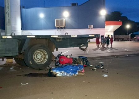 Motociclista de 25 anos morre após colidir na traseira de caminhão em Dourados