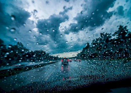 Frente fria leva chuva forte para duas regiões do país hoje
