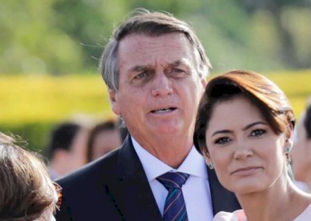 Michelle diz que Bolsonaro conseguiu se alimentar e que ex-presidente já fez fisioterapia