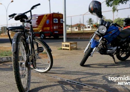 Dupla em moto azul rouba sete celulares e é localizada com revólver no Residencial Oliveira
