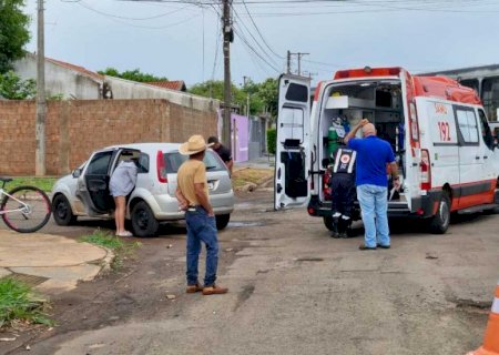 Acidente entre carro e ônibus assusta bebê de 1 ano e 4 meses