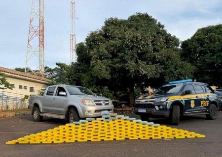 Após fuga, motorista é preso com 155 quilos de cocaína em caminhonete