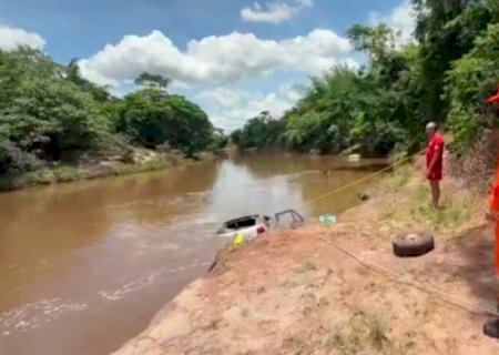 Corpo é encontrado dentro de carro submerso no Rio Miranda, em Jardim