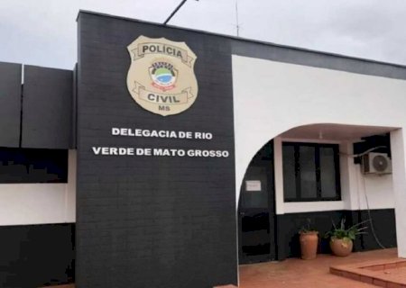 Casal é preso por fazer festa e dar bebidas a adolescentes