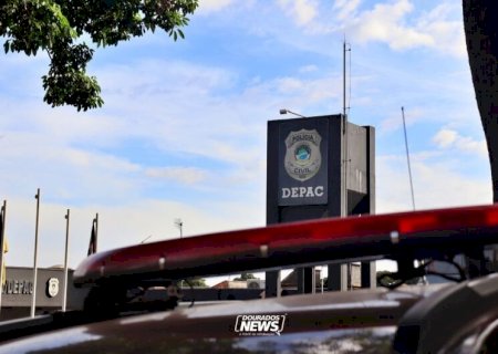 Dourados: Mulher é atingida por bala perdida enquanto circulava de carro com bebê recém-nascido