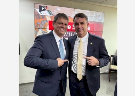 Tarcísio reduz agenda nacional e prioriza São Paulo após avanço de Flávio Bolsonaro em 2026