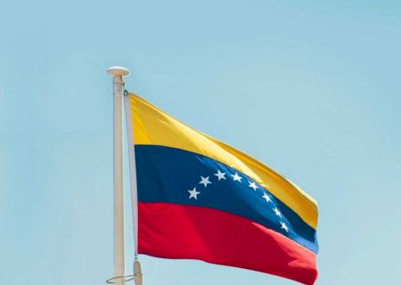 Em Campo Grande, venezuelanos se reúnem para celebrar transição pela liberdade do país