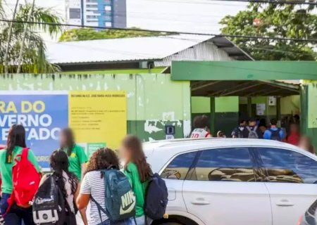 Polícia apreende câmera instalada em banheiro feminino de escola