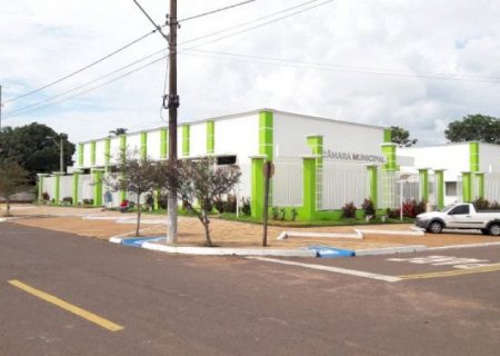 Câmara de Bandeirantes abre concurso com salários de até R$ 5 mil