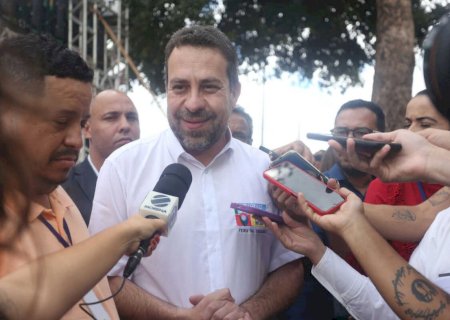 Em ano eleitoral, ministro passa o dia na periferia de Campo Grande
