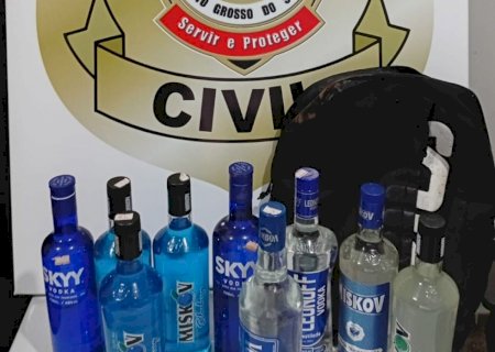 Homem confessa furto após polícia encontrar mercadoria escondida no telhado